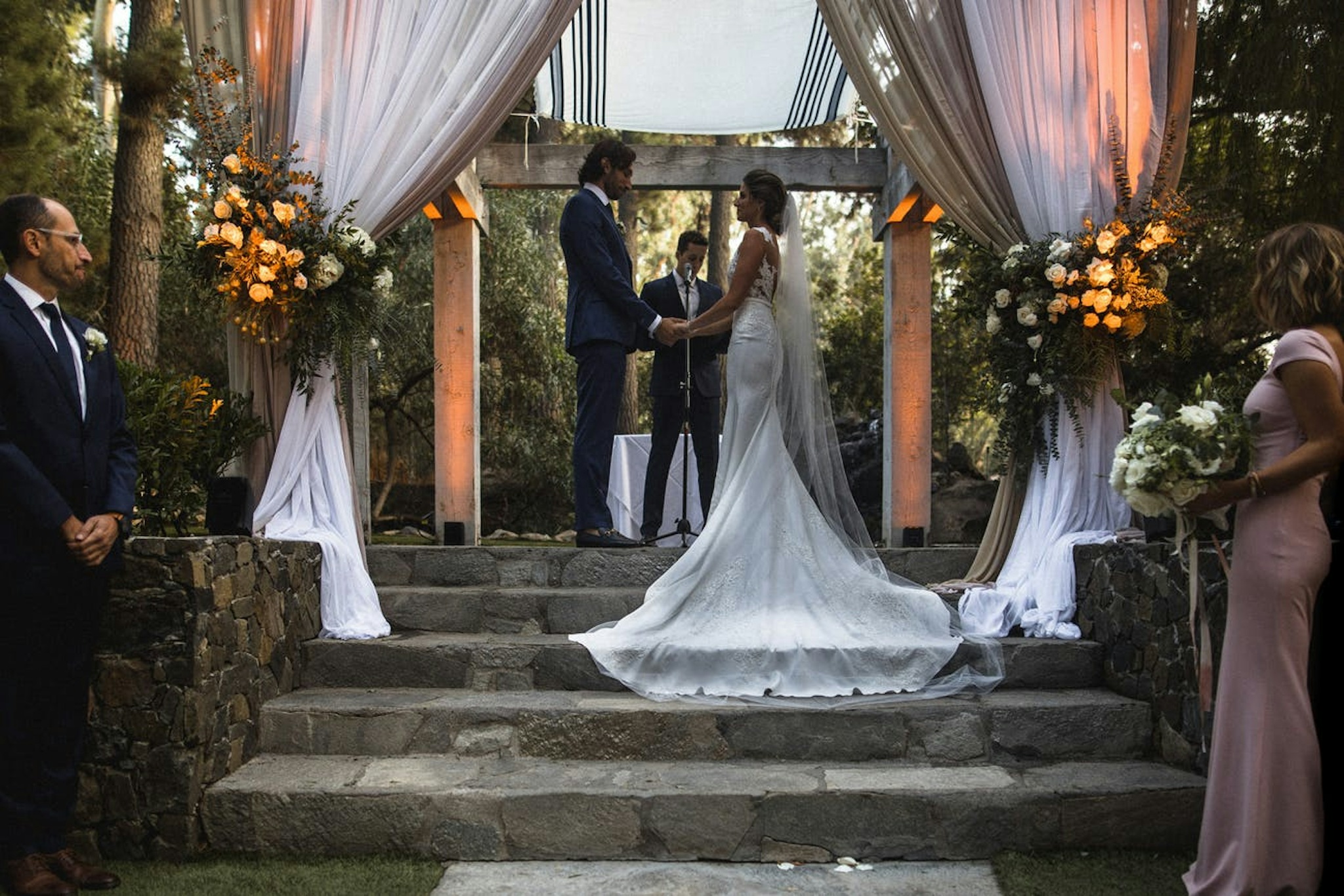 5 Fall Wedding Color Palettes We Love Plus Real Wedding Examples To Inspire Your Own Partyslate 5 Fall Wedding Color Palettes We Love Plus Real Wedding Examples To Inspire Your Own Partyslate