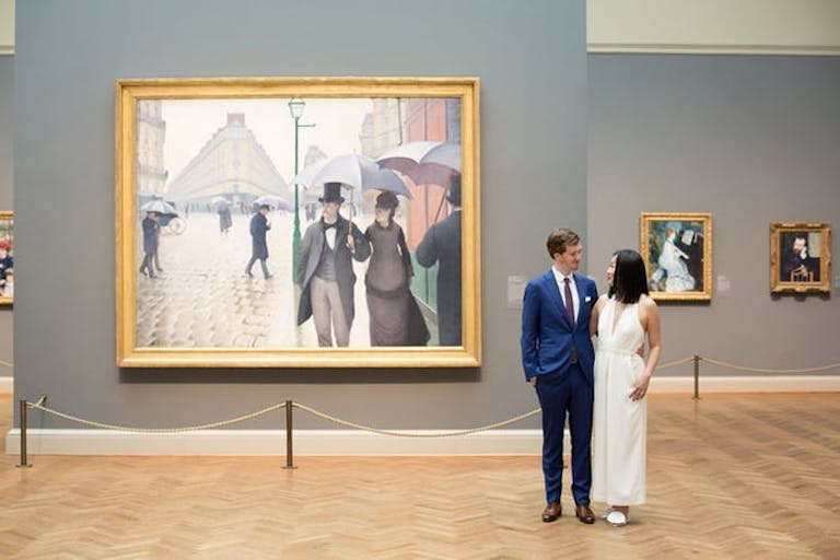 Bride and groom in of famous painting at The Art Institute of Chicago | PartySlate
