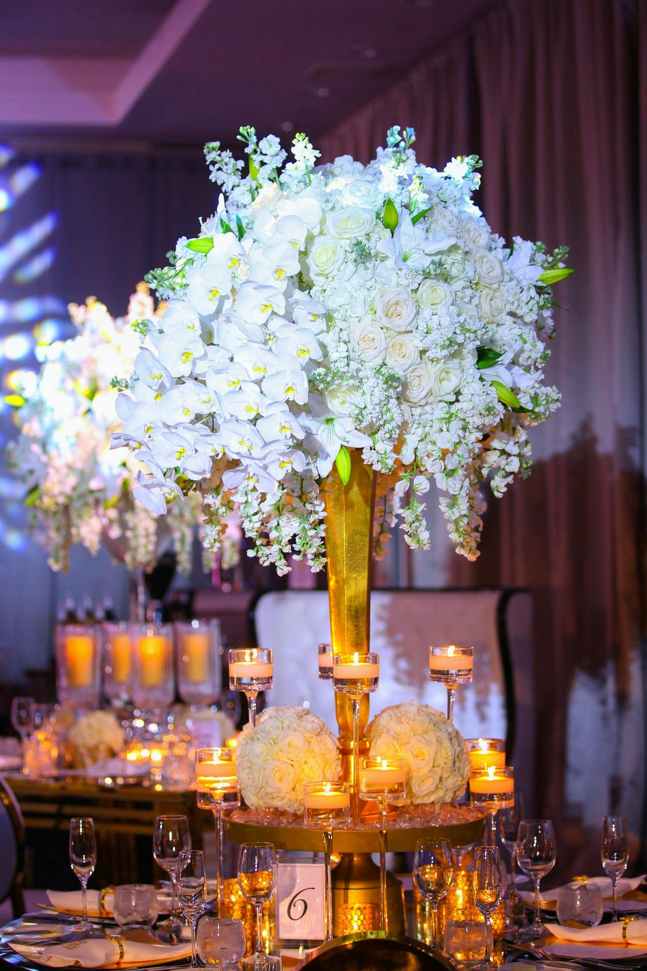 7 Gold Wedding Centerpiece Ideas that Gleam & Glisten PartySlate