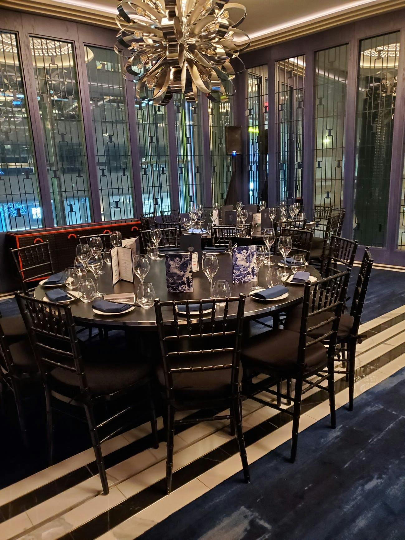Glamorous corporate dinner party at Hutong | PartySlate