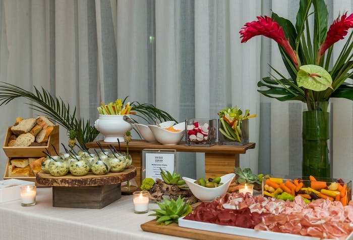 10 Tropical-Theme Party Ideas for a Celebration in Paradise - PartySlate