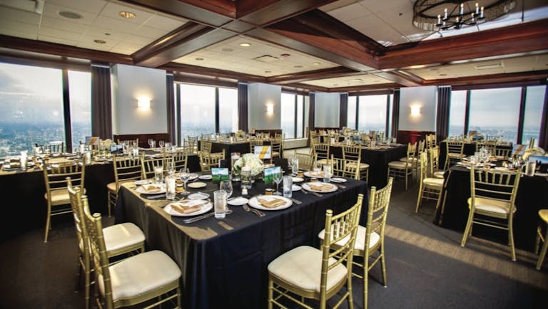 The Oak Room at the Metropolitan in the Willis Tower at Chicago | PartySlate