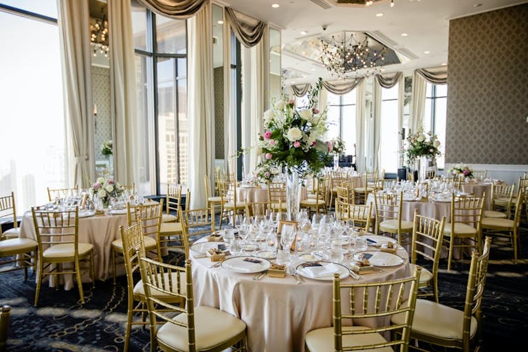 A glamorous San Francisco Wedding Venue with gold accents | PartySlate
