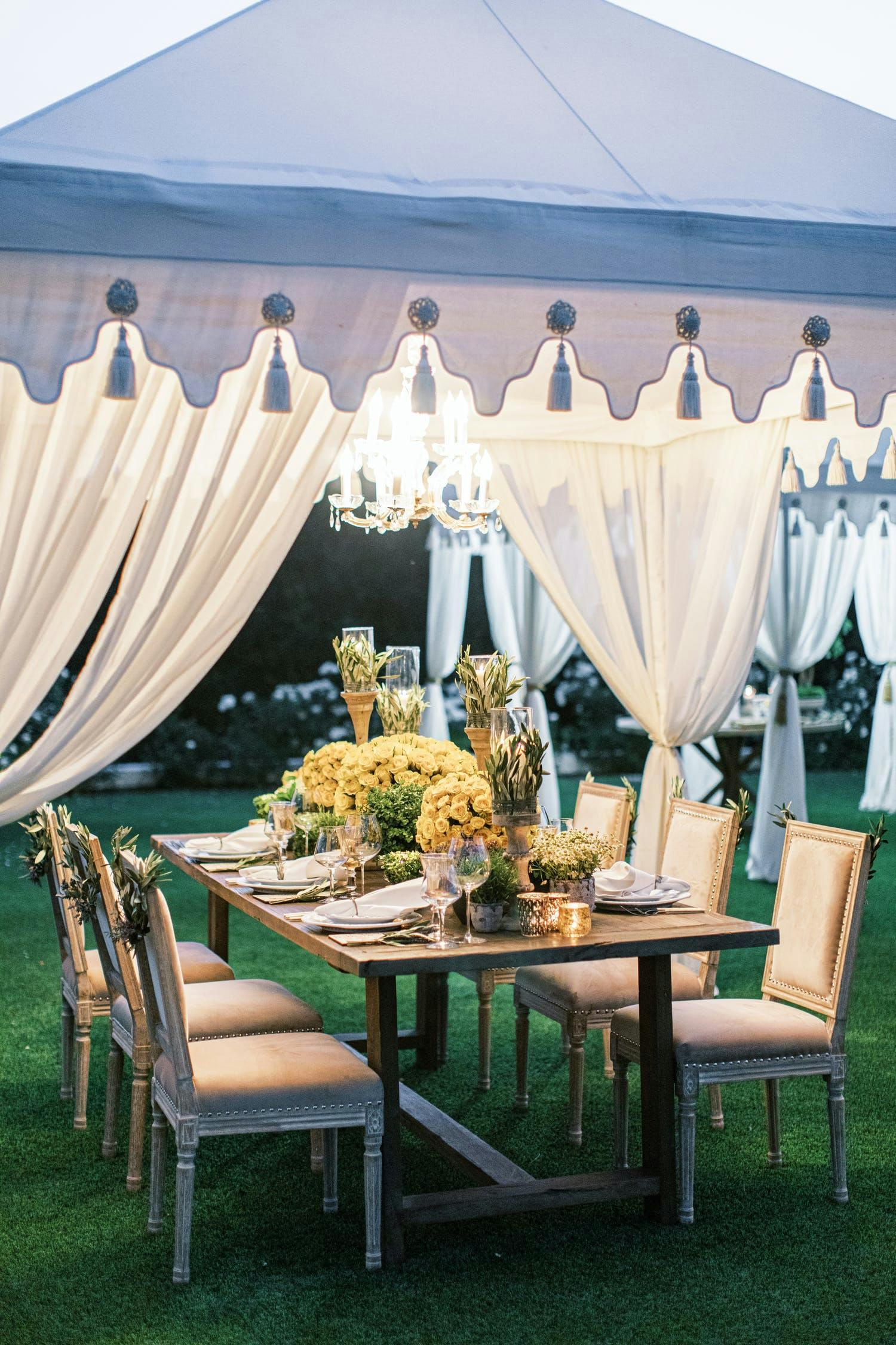 2021 trend small cabanas covering a dinner party | PartySlate
