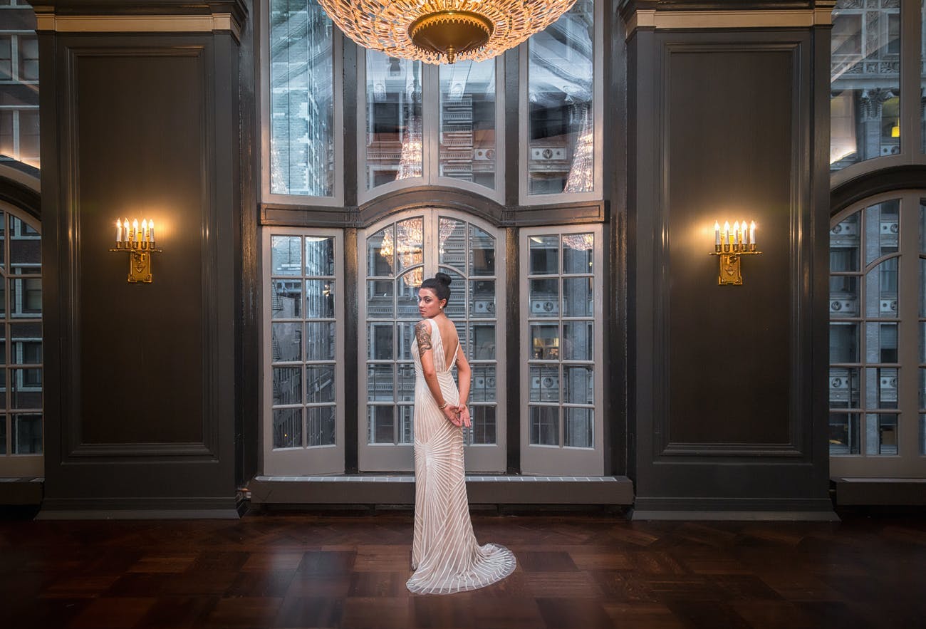 Chicago Great Gatsby theme wedding bride photograph | PartySlate