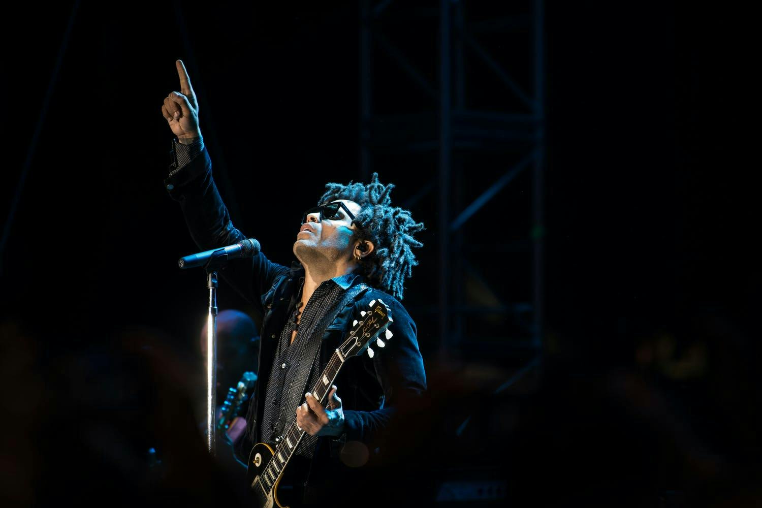 Lenny Kravitz Performs at Caesar's Palace in Las Vegas | PartySlate