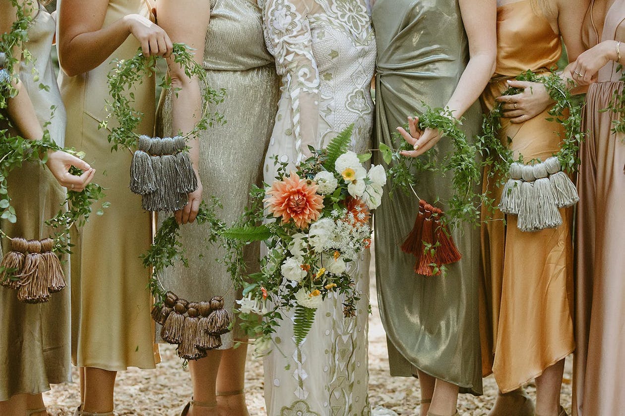 Boho wedding with hoop bridal bouquets | PartySlate