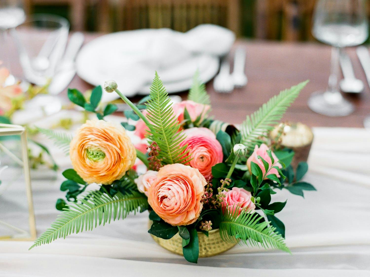 hawaiian wedding centerpieces