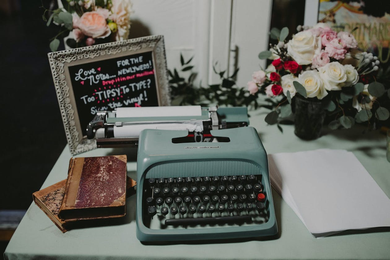 Vintage type writer at vintage theme wedding | PartySlate