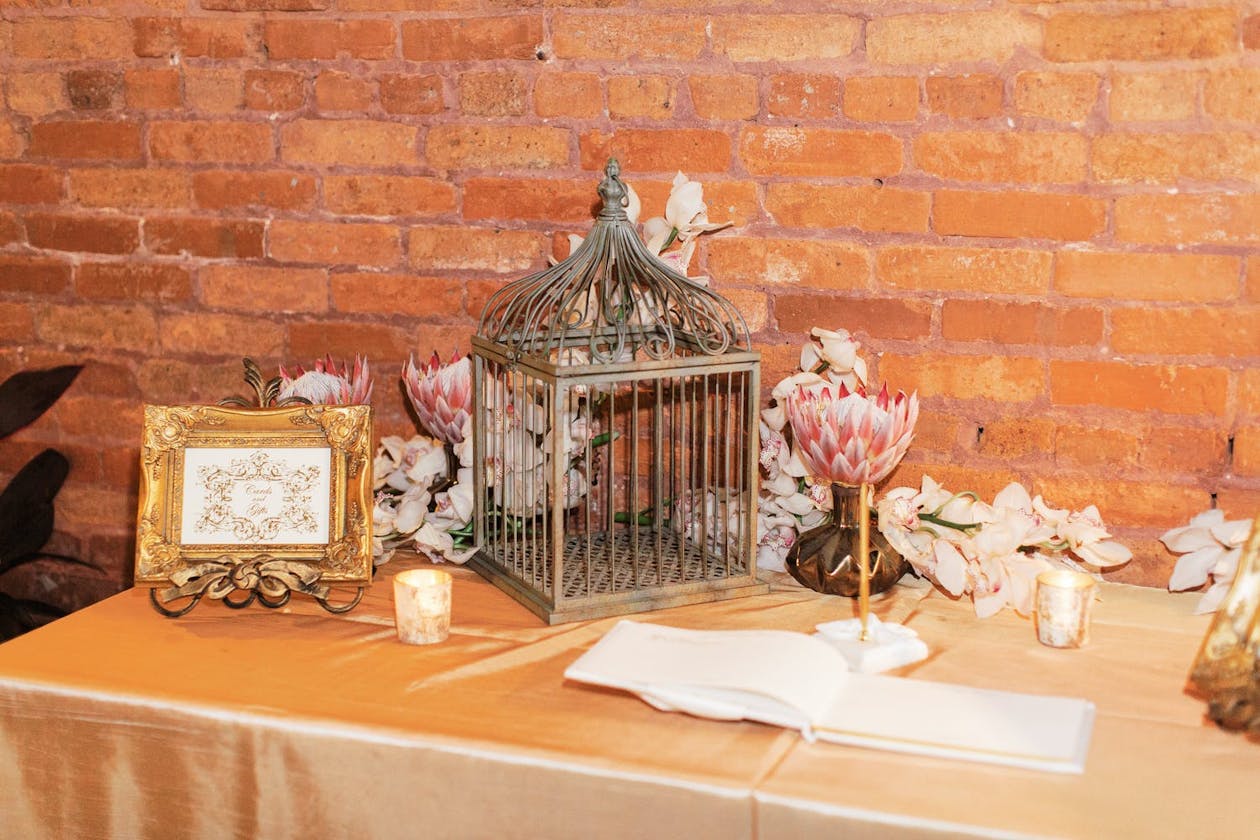 Vintage wedding gift card bird cage | PartySlate