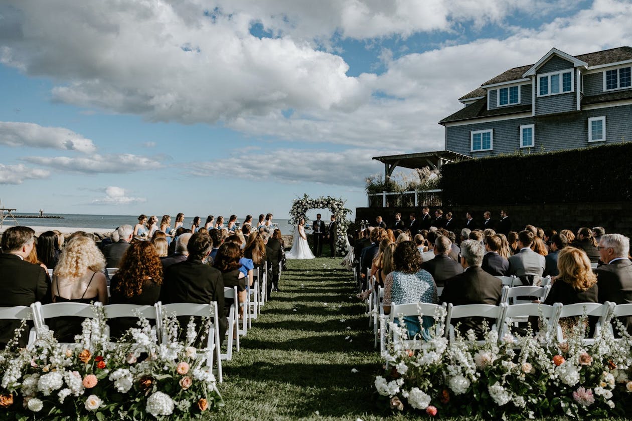 Preppy seaside wedding | PartySlate
