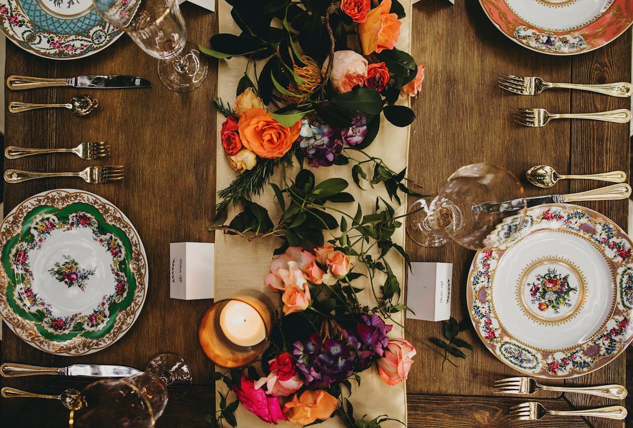 Fall garden wedding with floral chinaware | PartySlate