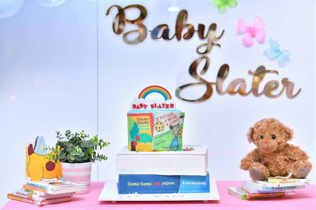 storybook themed baby shower with themed cake | PartySlate