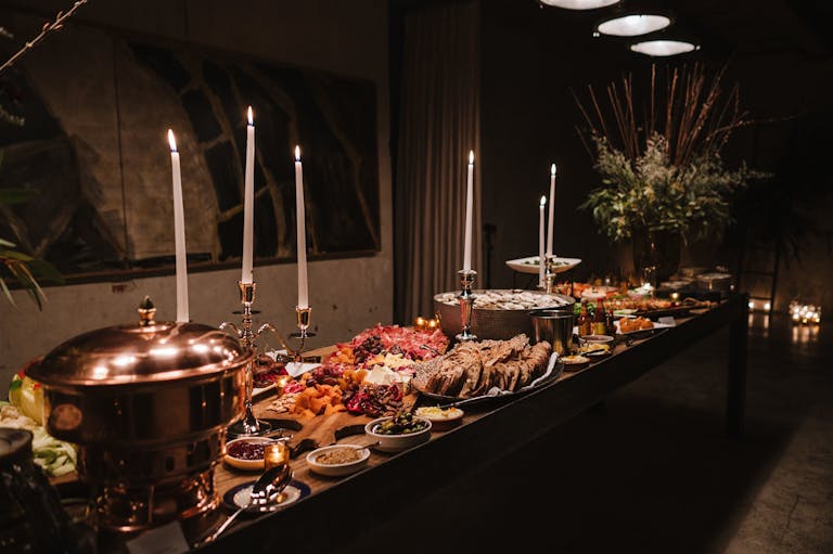 Buffet bar with candlelight at Lulu Cafe Chicago | PartySlate