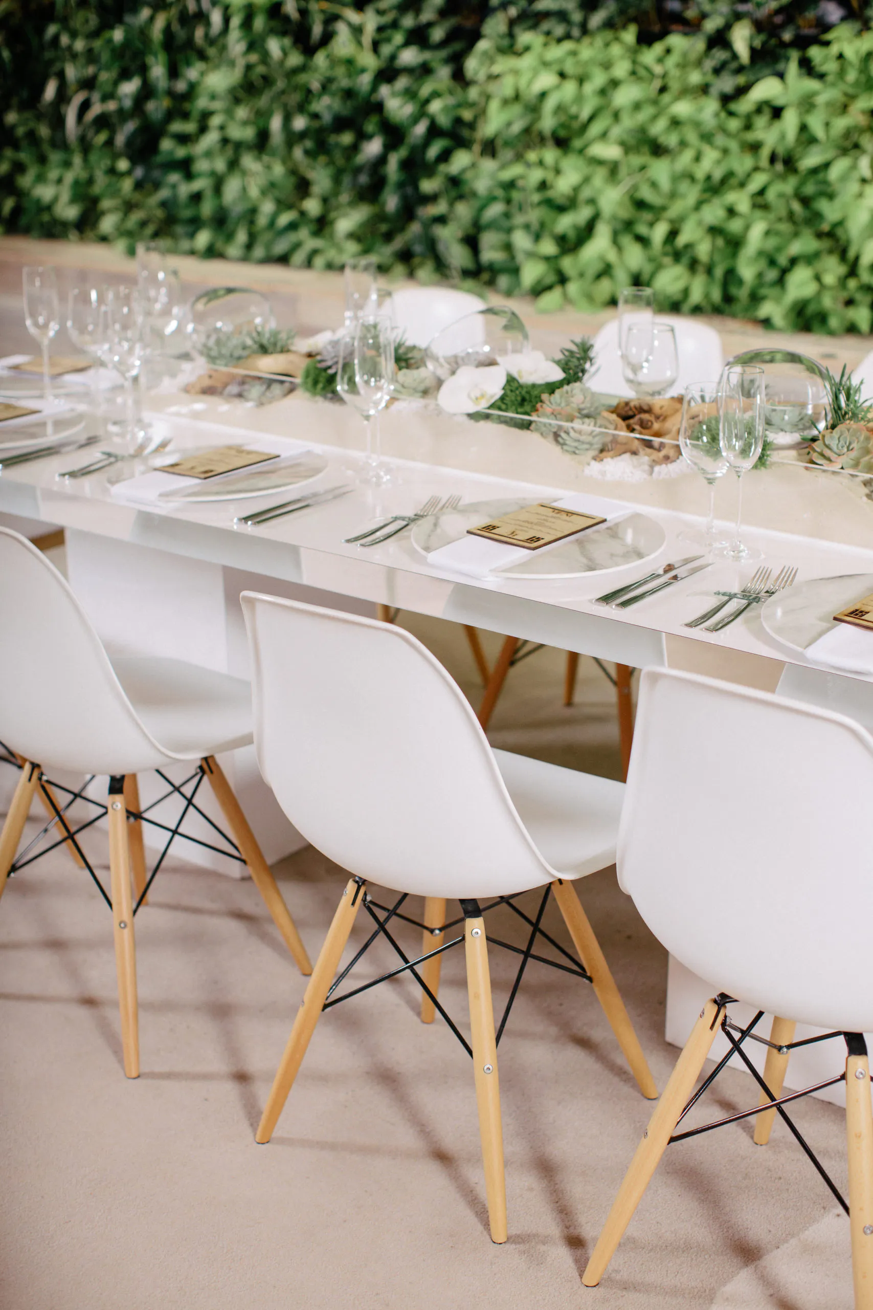 The Best Wedding Chair Rentals for Your Wedding Style - PartySlate