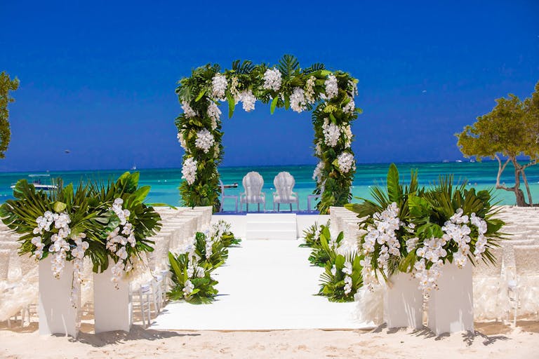 Tropical Wedding at The Ritz-Carlton, Aruba | PartySlate