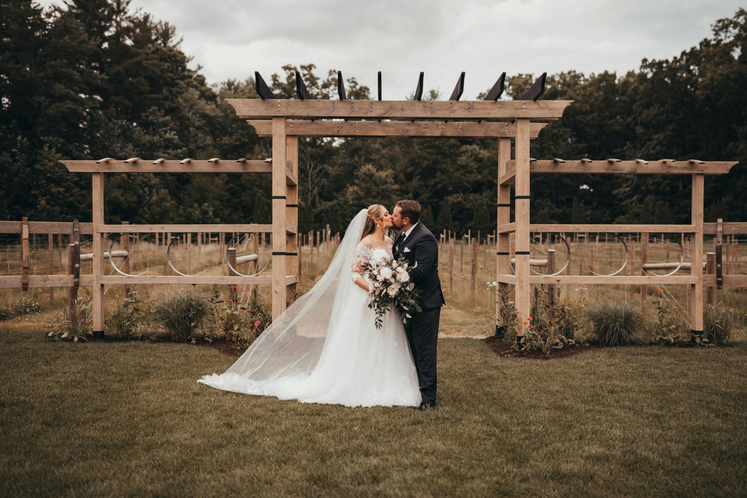 Dreamy June Wedding at LaBelle Winery in Derry, New Hampshire | PartySlate