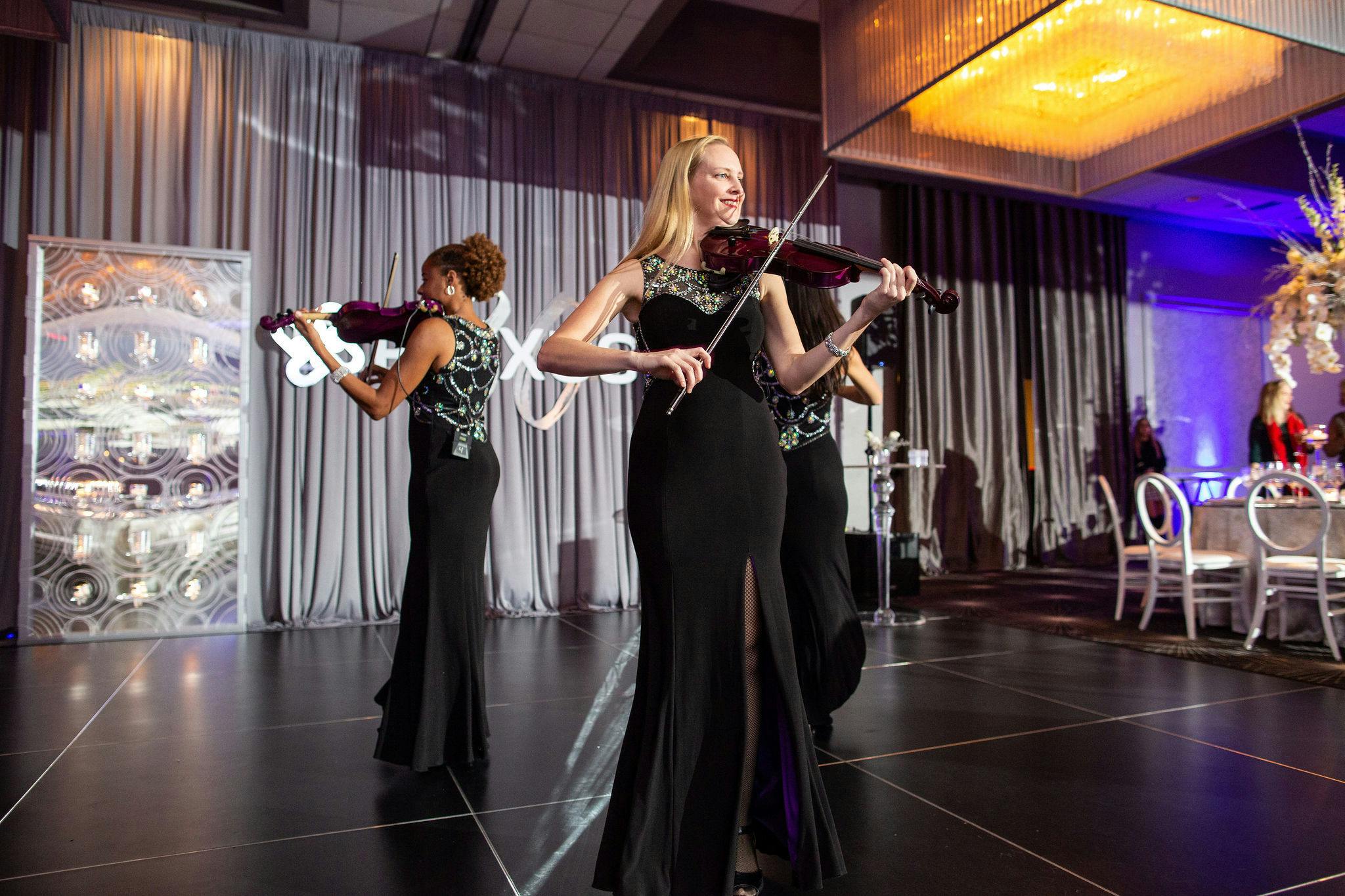 Metallic Holiday Celebration at The Estate by Gene & Georgetti