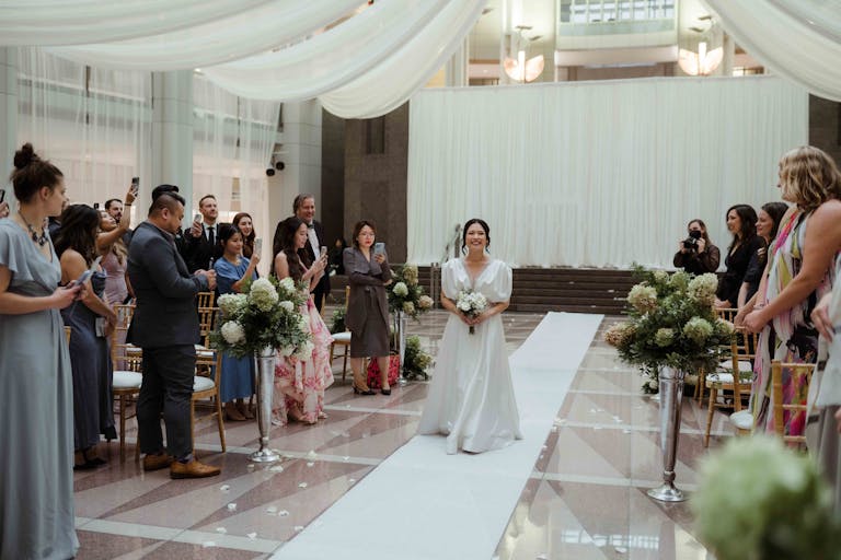 Elegant & Modern Atrium Wedding at Ronald Reagan Building and International Trade Center | ParatySlate