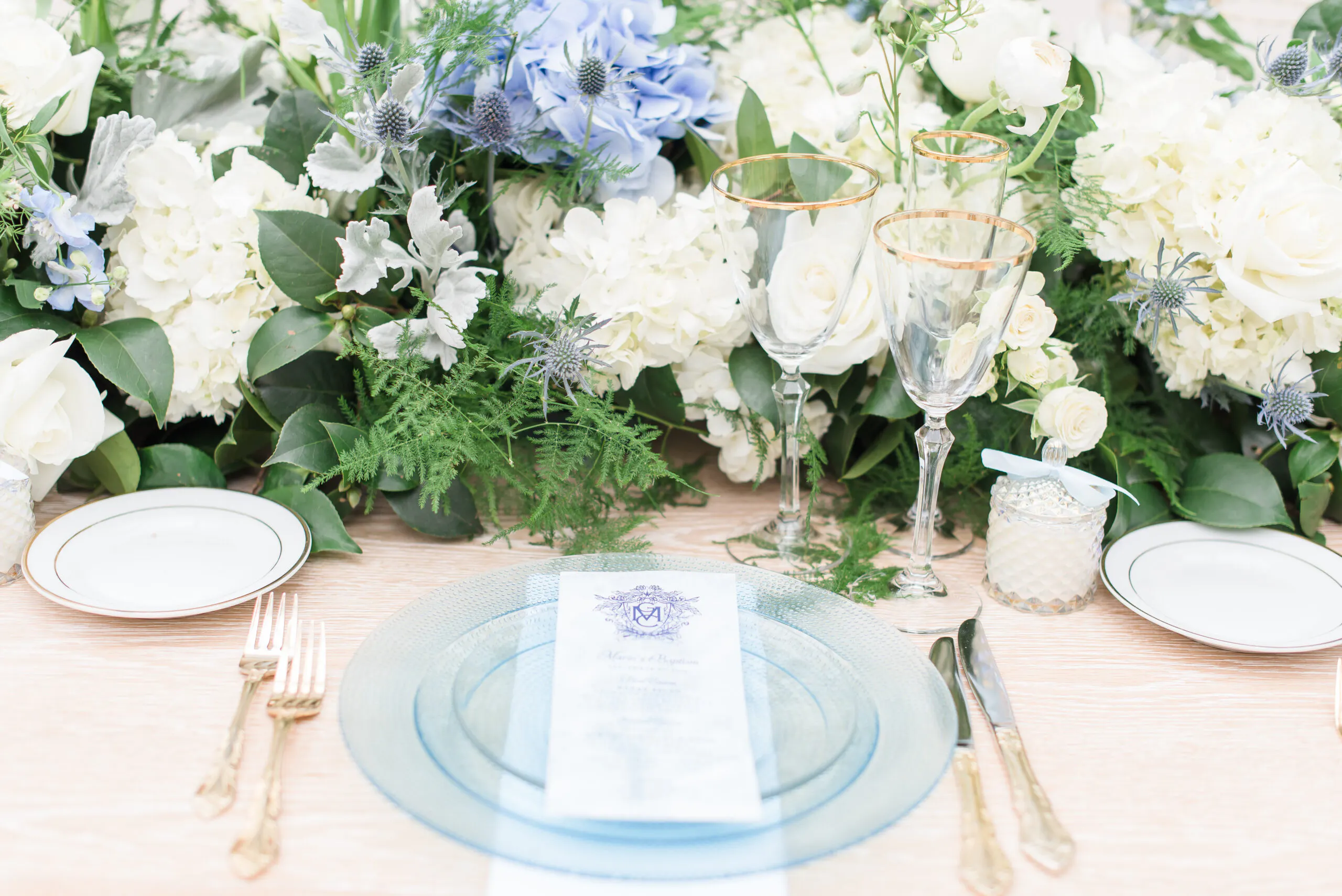 a-new-take-on-preppy-9-country-club-theme-party-ideas-partyslate