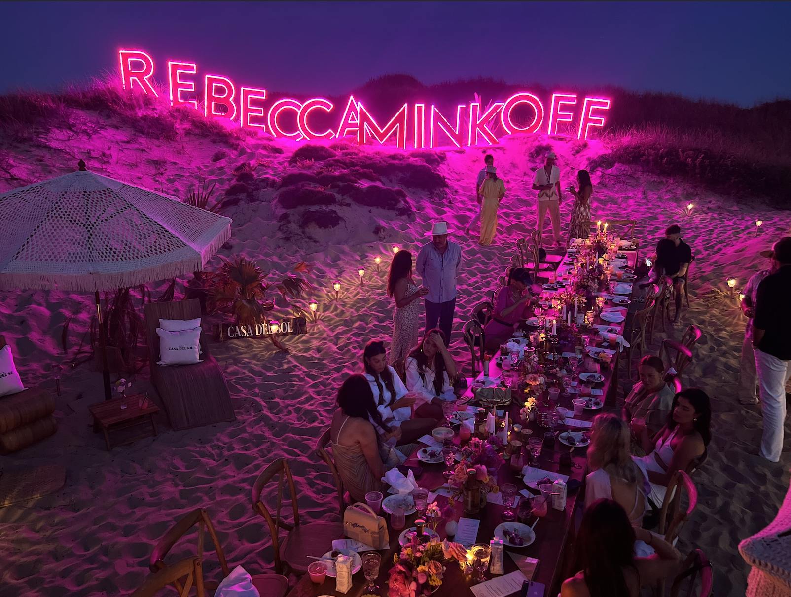 13-company-summer-party-ideas-for-fun-in-the-sun-partyslate