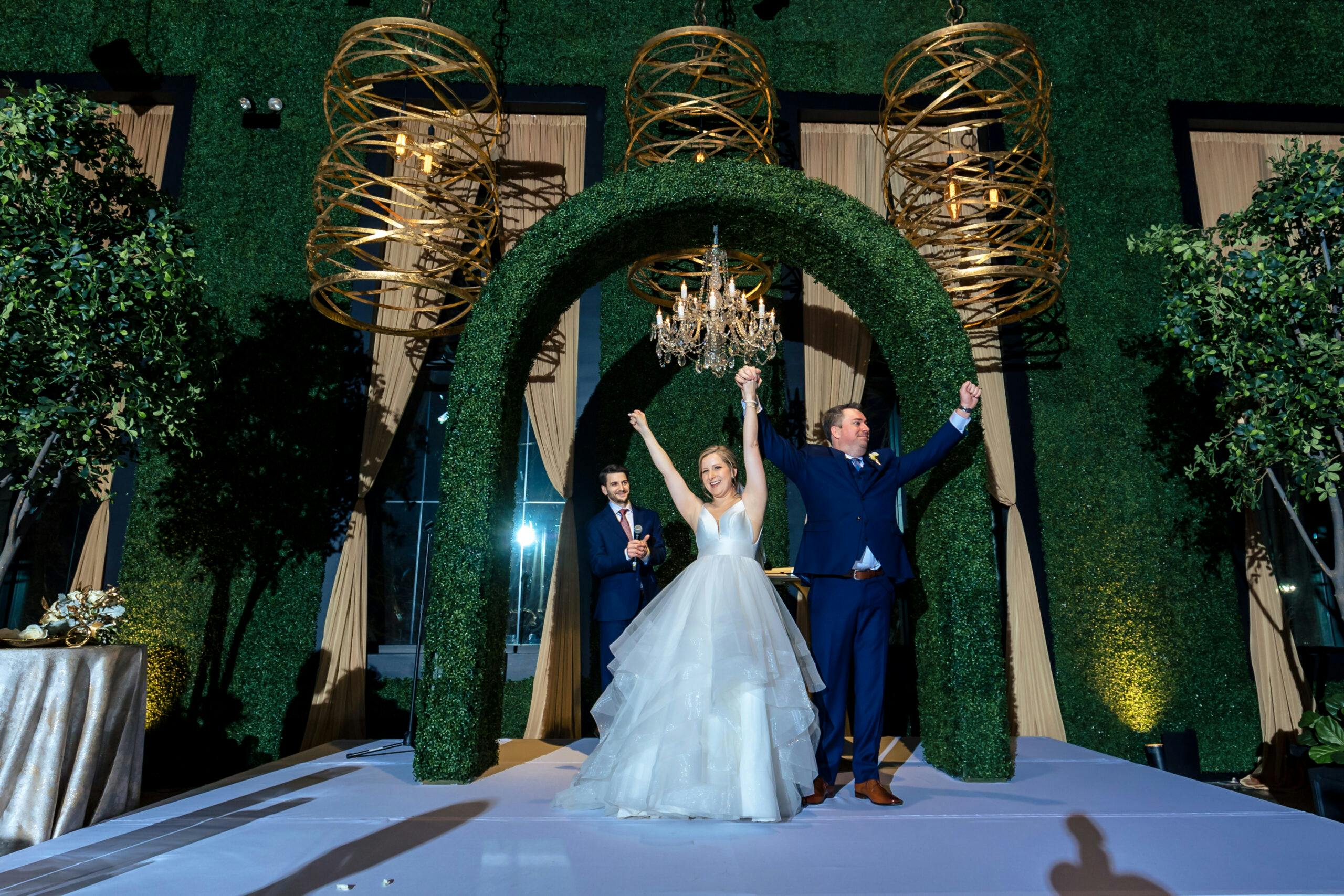 Timeless Wedding Design in Greenery & Gold