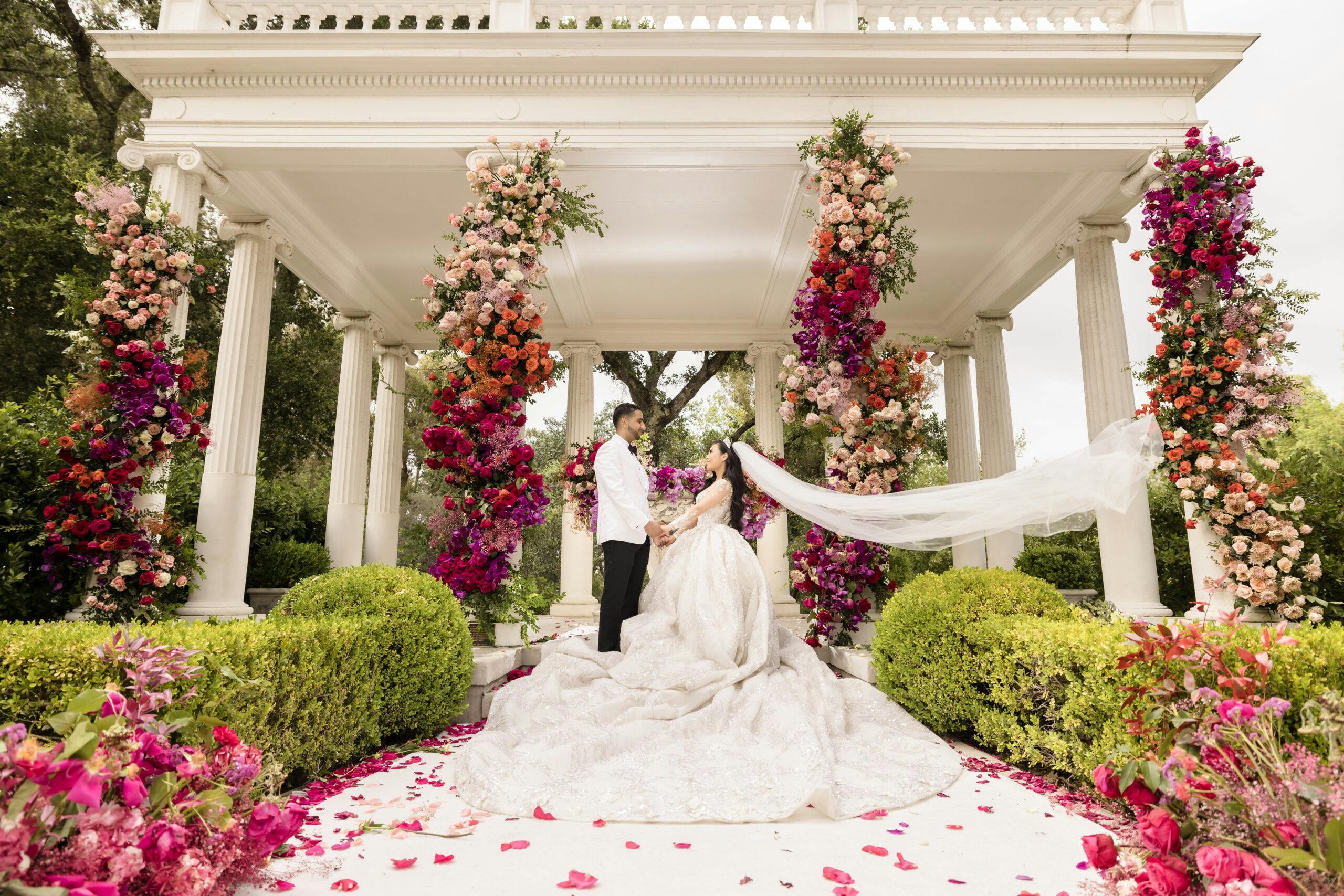 One Couple's Elegant-Meets-Rustic Oceanside Wedding in California