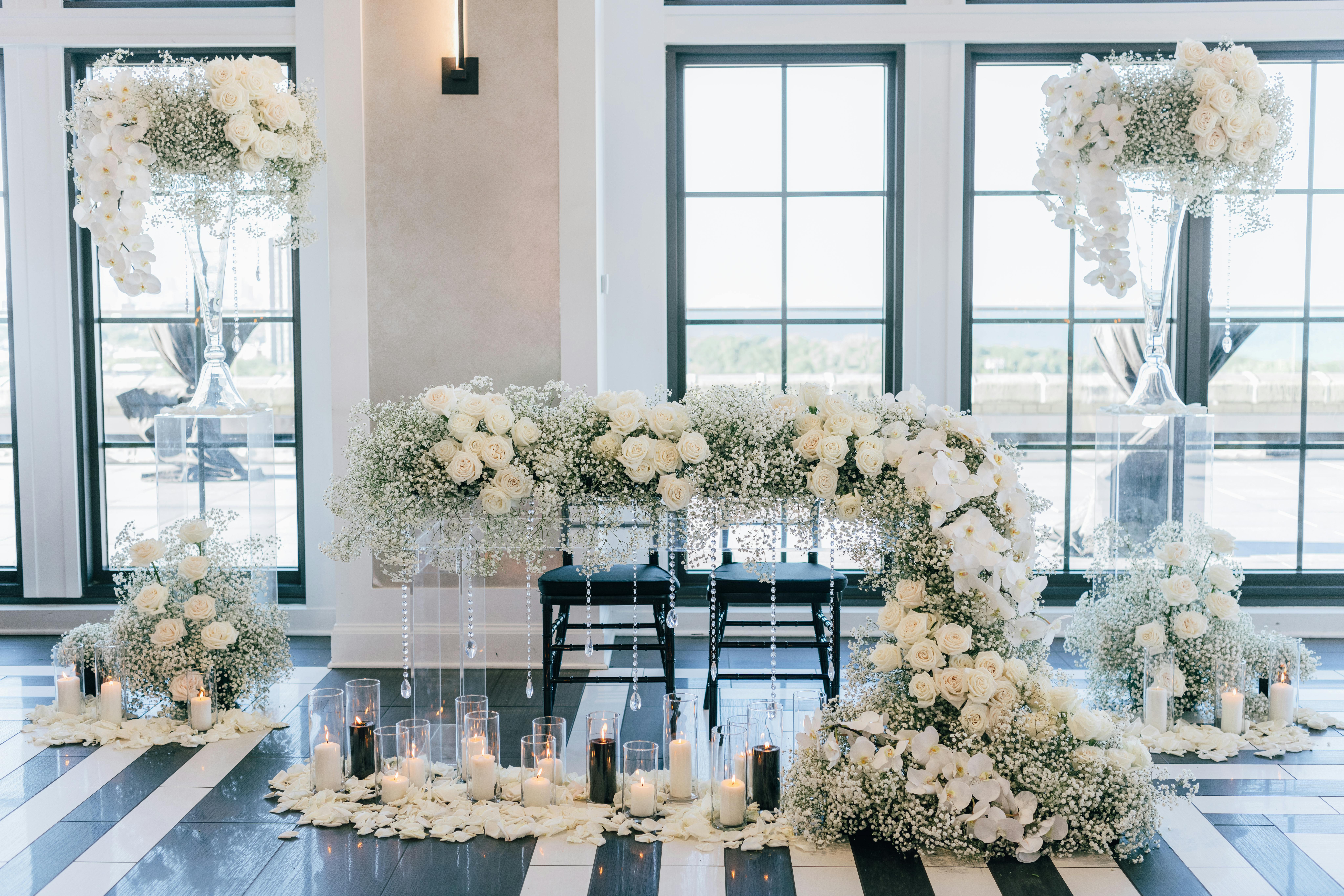 12 Black and White Wedding Ideas for a Stunning Celebration - PartySlate