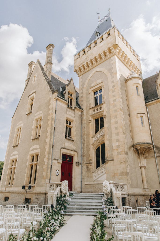Destination Wedding in La Guerche-sur-l'Aubois, France
