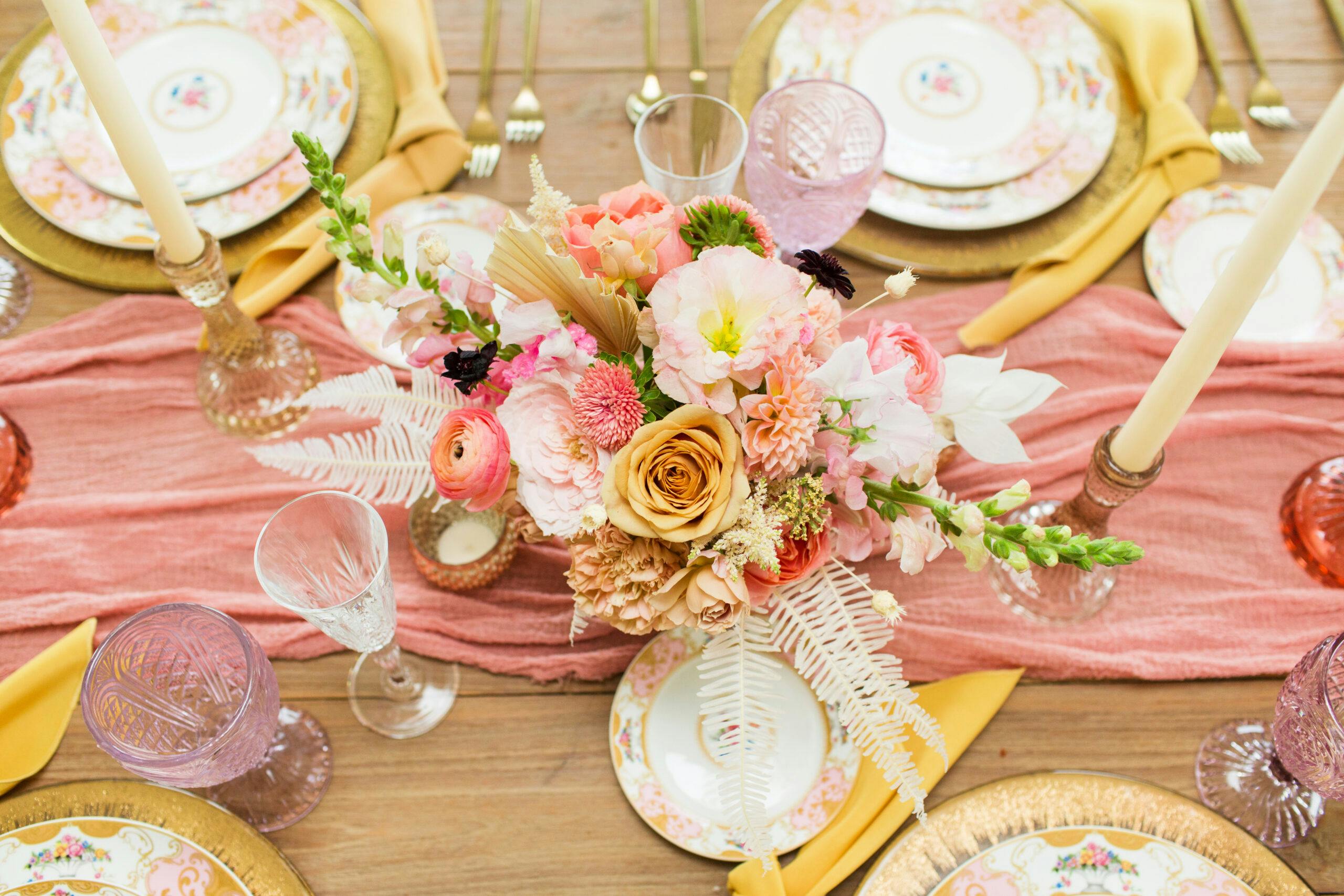 How To Style A Rustic Glamour Wedding Table With Moss and Copper