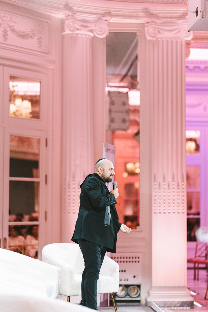 Man presenting at PartySlate educational industry event
