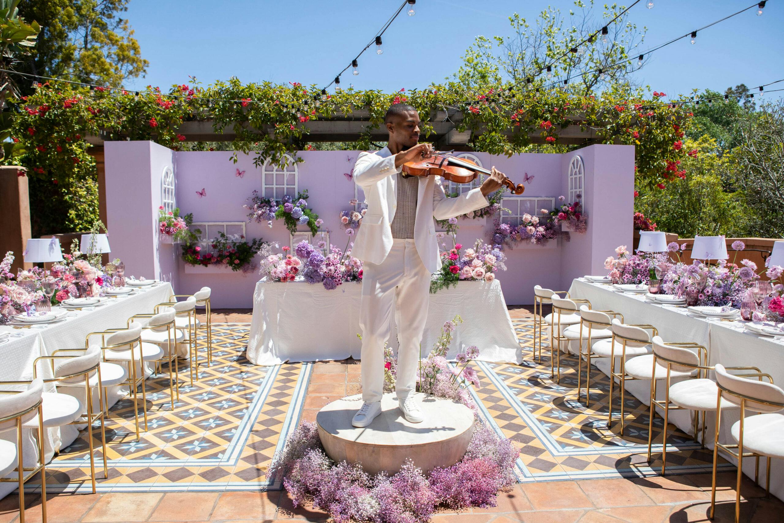 This Enchanting Lilac Baby Shower Basks in the Warmth of a Cozy Resort Courtyard