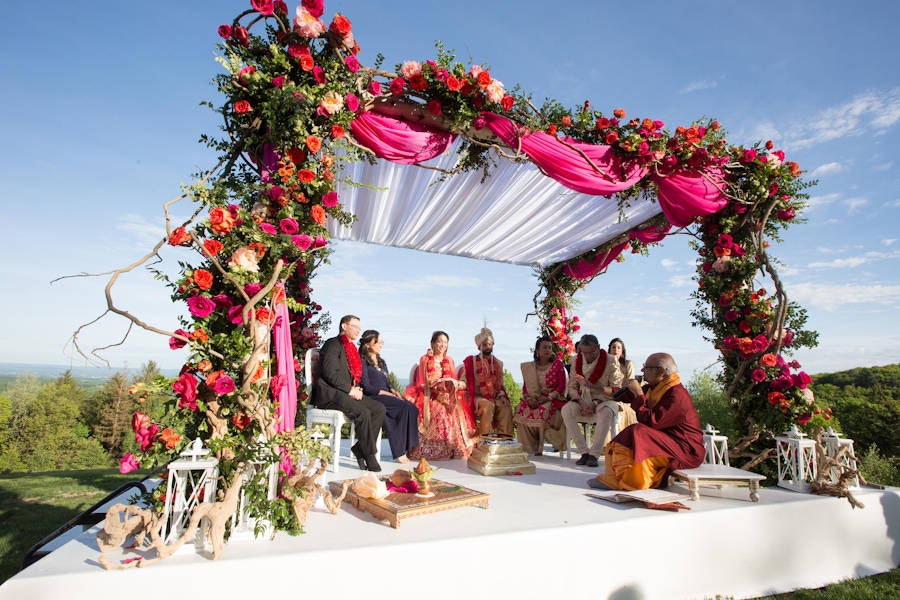 26 Gorgeous Indian Wedding Mandap Ideas Partyslate